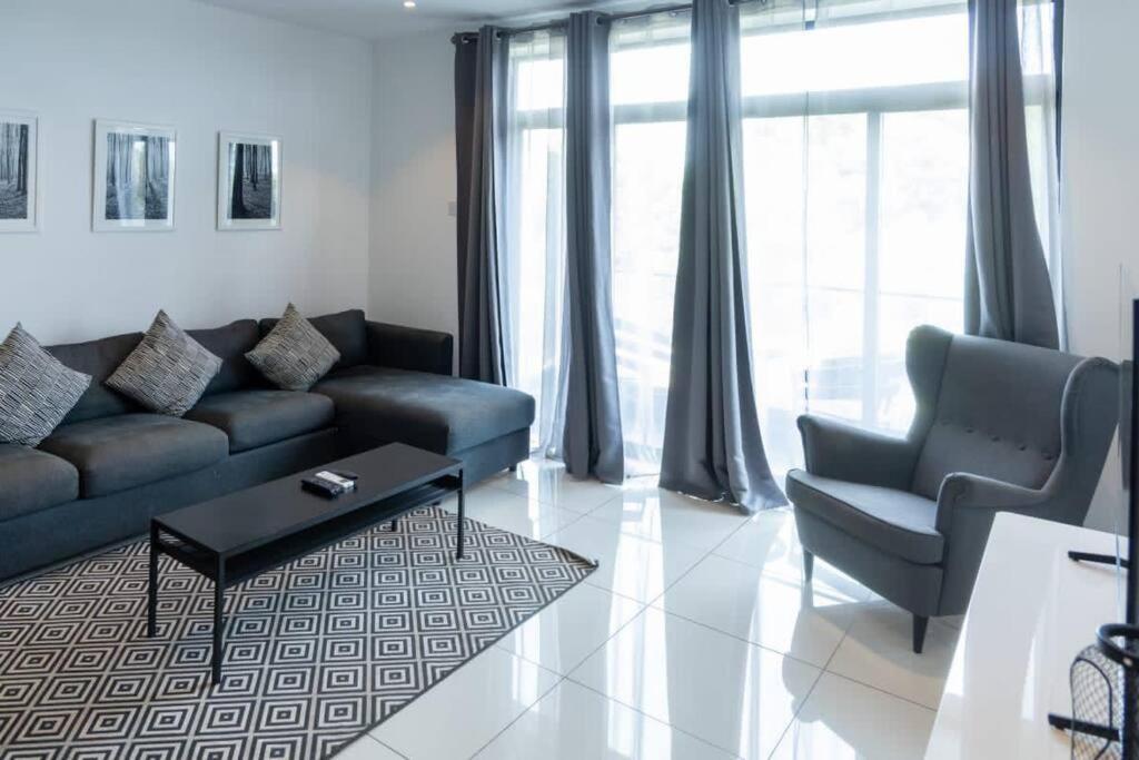 Cosy 2 Bed At Embassy Gardens Apartment Accra Luaran gambar